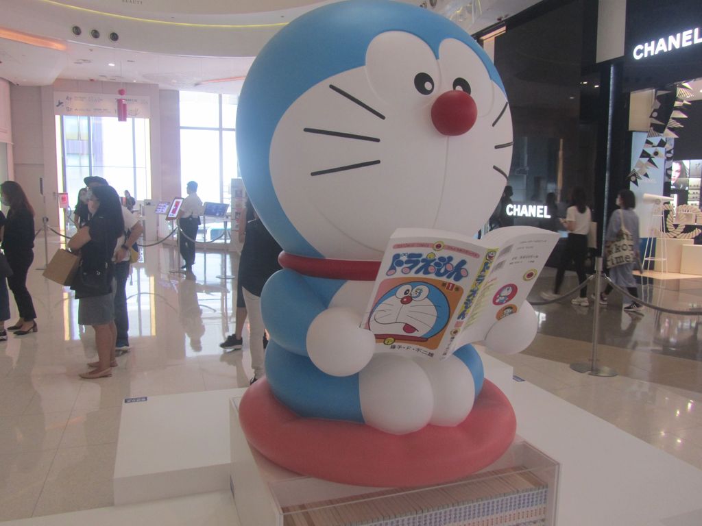 1樓的 Doraemon Manga Time 的裝飾，內裡擺放了整套單行本漫畫